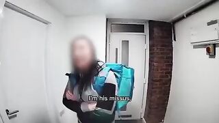 Woman catches boyfriend cheating while doing door dash