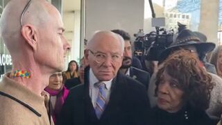 Guy calmly puts unhinged Maxine Waters in her place