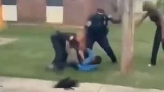 Lady cop lost her wig during fight with teenage girl