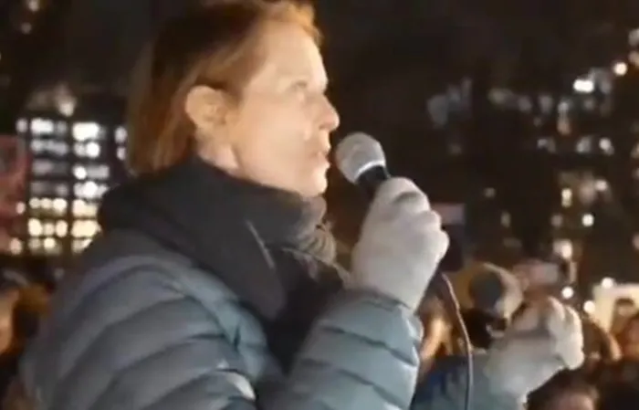 Actress Cynthia Nixon: "My kids are trans, my sister's kids are trans, every kid I know is trans..."