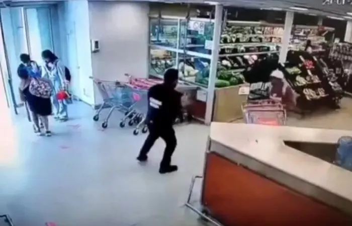 Shoplifter knocked out by a flying coke bottle during getaway