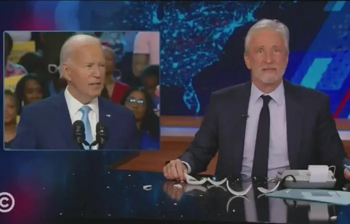 Jon Stewart has temper tantrum, cuts himself on live TV