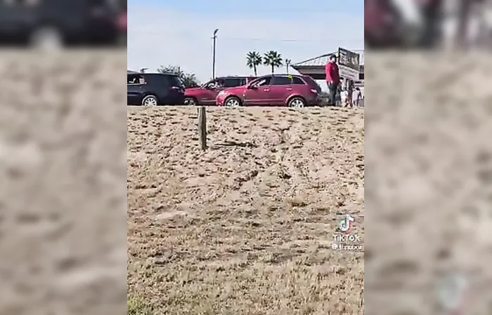 Traffic jams reported on roads leading back to Mexico