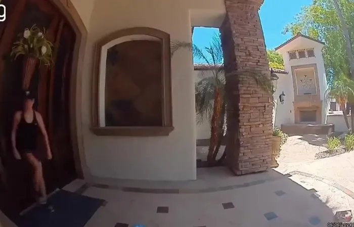 How an Ex-Wife picks up kids from father's house