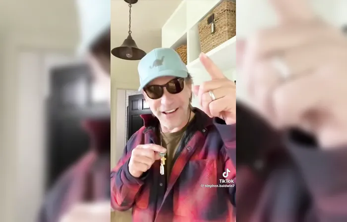 Stephen Baldwin has another weird message