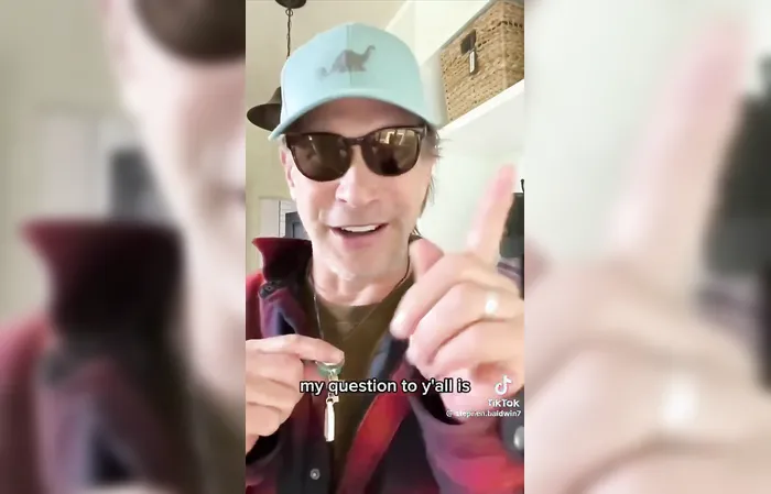 Stephen Baldwin has another weird message