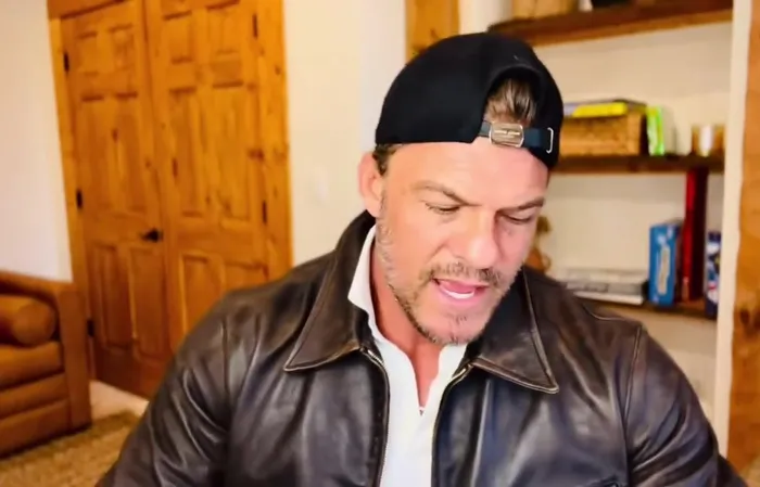 'Reacher' star Alan Ritchson has message about GOD and choice words for critics