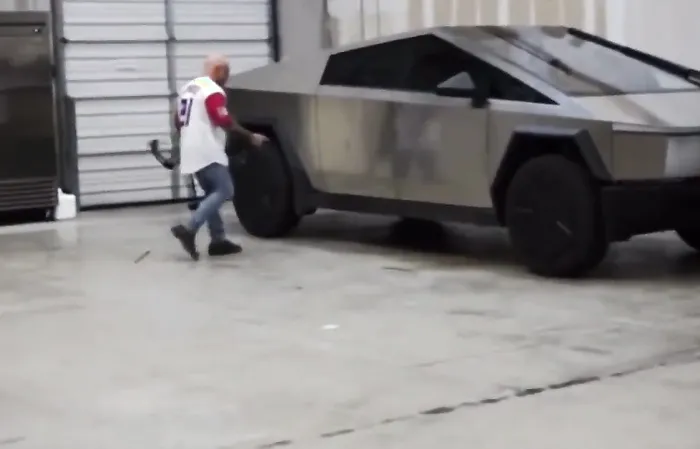Elon Musk typo sparks hilarious comments Joe Rogan shot an arrow at his Tesla truck