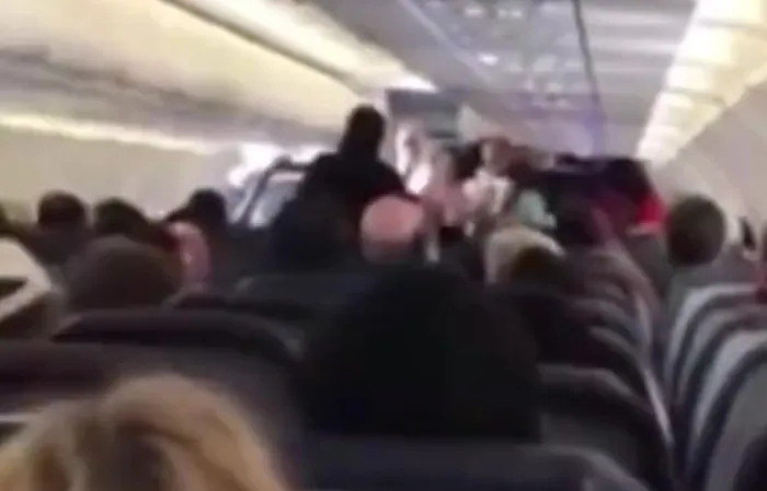 Woman freaks out on plane, disturbing the entire flight