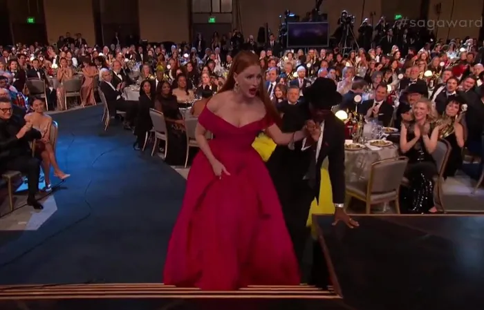Jessica Chastain takes tiny tumble on stage