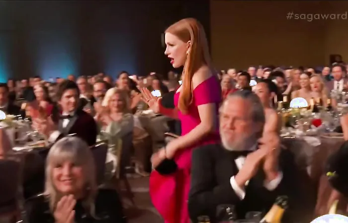 Jessica Chastain takes tiny tumble on stage