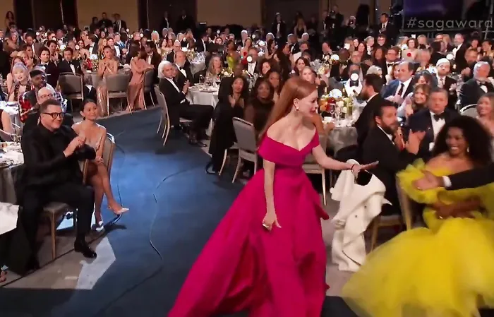 Jessica Chastain takes tiny tumble on stage