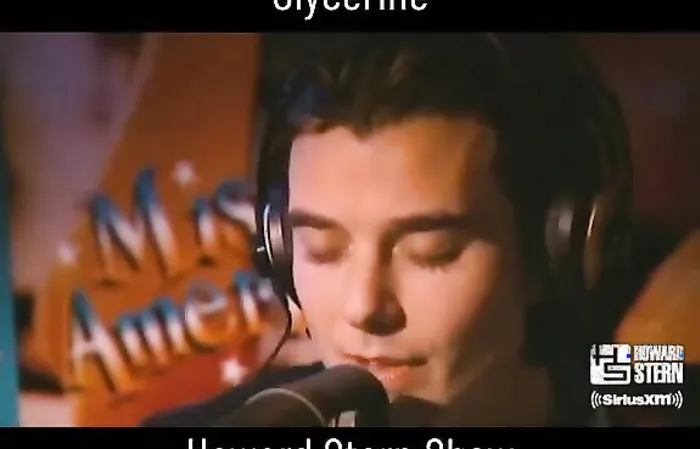 That time Gavin Rossdale did a live unplugged version of Glycerine