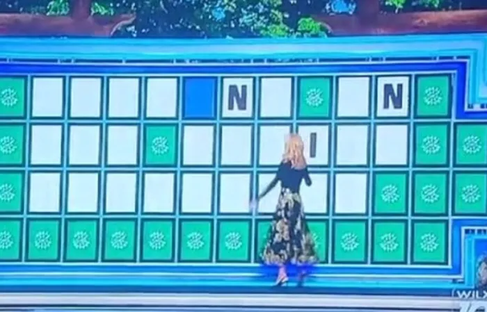 No way he tried this on Wheel of Fortune