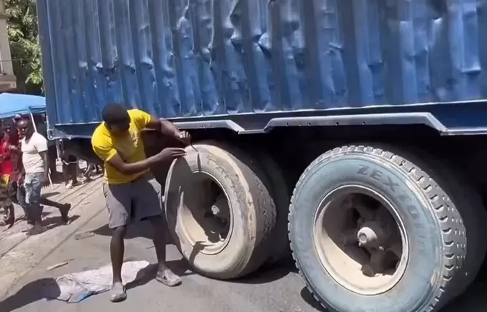 Dumbass tries slashing tires, but it EXPLODES IN HIS FACE