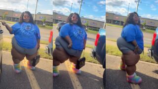 Would you date her for $500