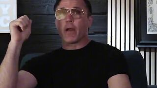 Chael Sonnen: “I can’t stop staring at Conor McGregor’s d*ck"