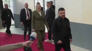 Zelensky's top aide resigns after anti-corruption raid