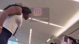 Lunatics unhinged at the airport never fails to be funny