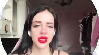 Watch the monkey in this video