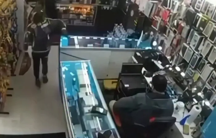 Armed robbery goes totally wrong