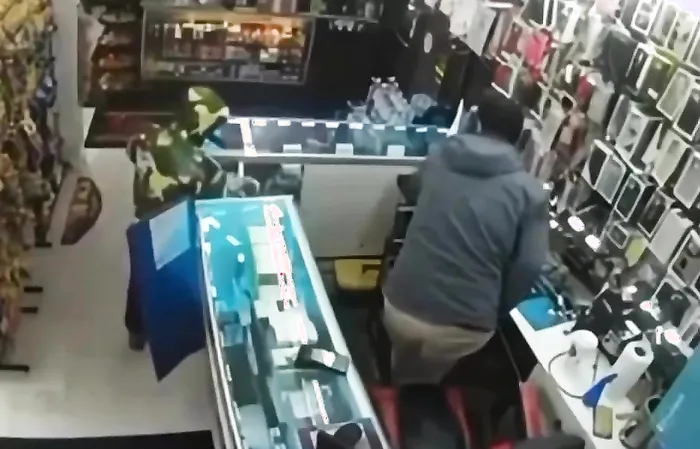 Armed robbery goes totally wrong