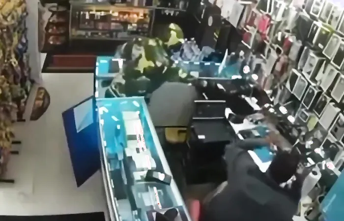 Armed robbery goes totally wrong