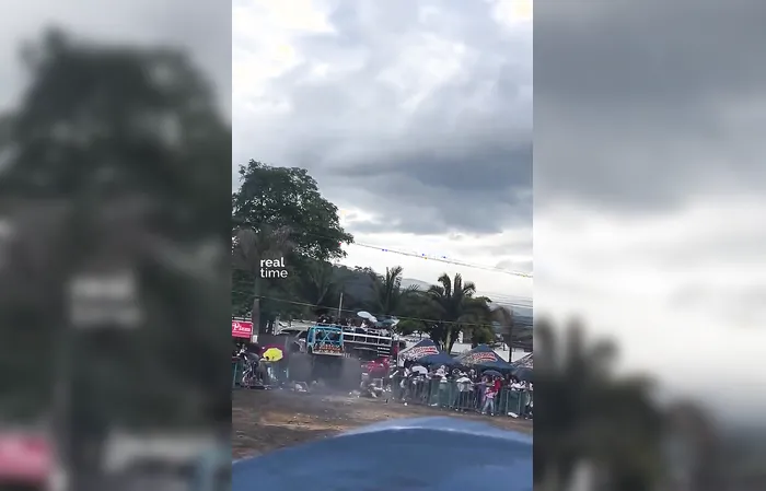 Monster Truck loses control, runs over fans