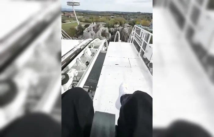 Roller coaster in Italy causes panic