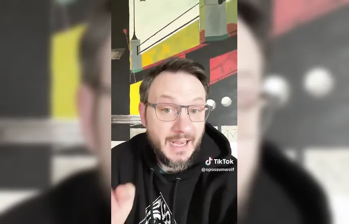 Libtarded art teacher has creepy fantasy about Trump