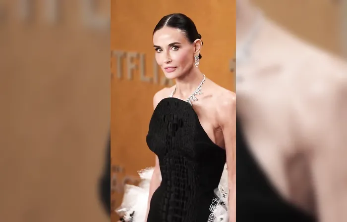 Demi Moore strutting on the red carpet