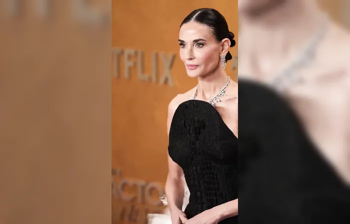 Demi Moore strutting on the red carpet