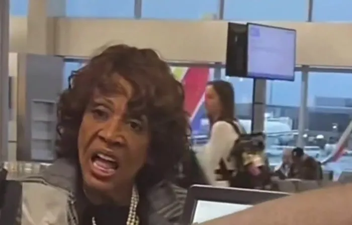 Maxine Waters appears confused at the airport