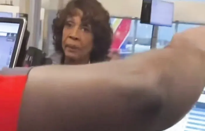 Maxine Waters appears confused at the airport