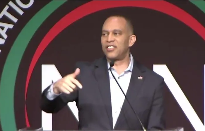 Hakeem Jeffries proves he's one of the dumbest people in politics
