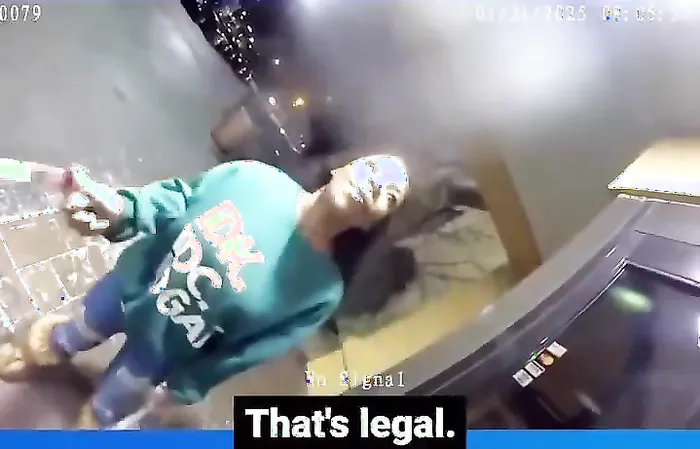 Lady throws tantrum bc vending machine doesn't take EBT card at her 11-year-old's HOTEL PARTY