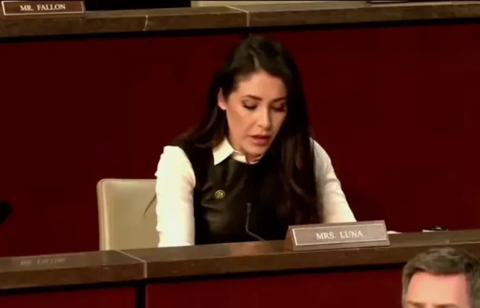Rep. Anna Paulina Luna refers CRIMINAL FRAUDSTERS to CECOT
