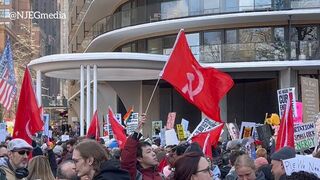 No Kings protesters waving COMMUNIST flags seems a bit hypocritical
