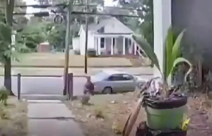 Mom caught raising a toddler porch pirate on door cam