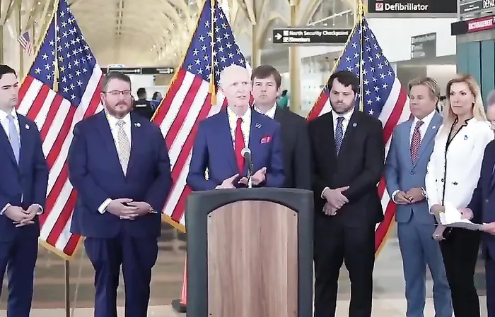 Awww shut down Democrats don't want to skip a paycheck, but refuse to do real work
