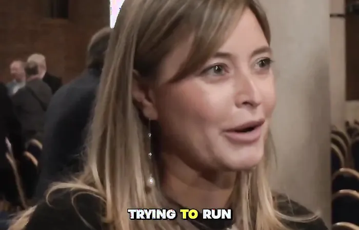 Holly Valance says everyone starts out as a lefty, then sees how crazy they are