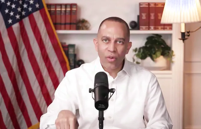 Hakeem Jeffries accidentally implies Democrats cheat in elections