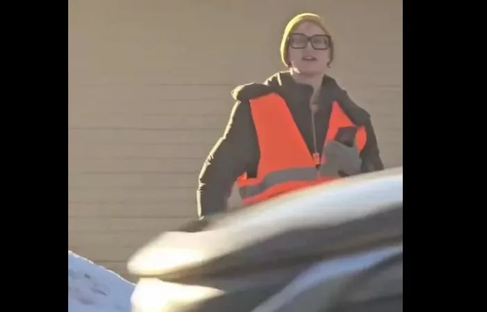 Guy blows whistle, tricking ICE-watchers to swarm him in minutes