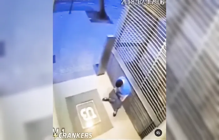 This is the worst way to take a dump