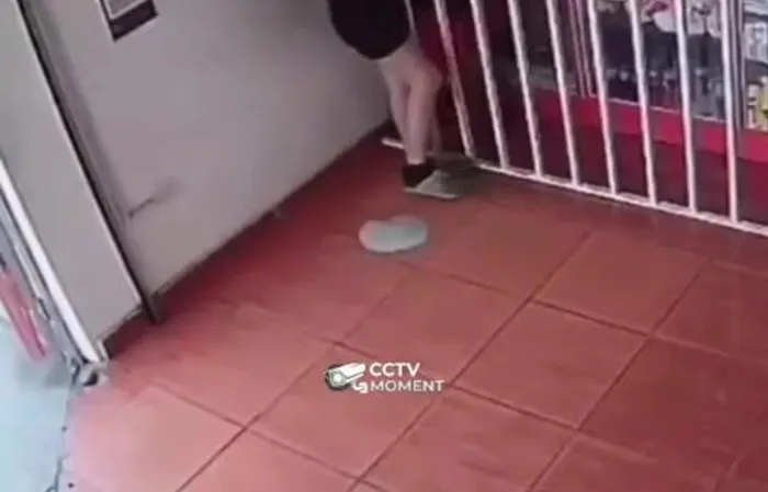 Dude 'finishes' on someone's leg and runs away