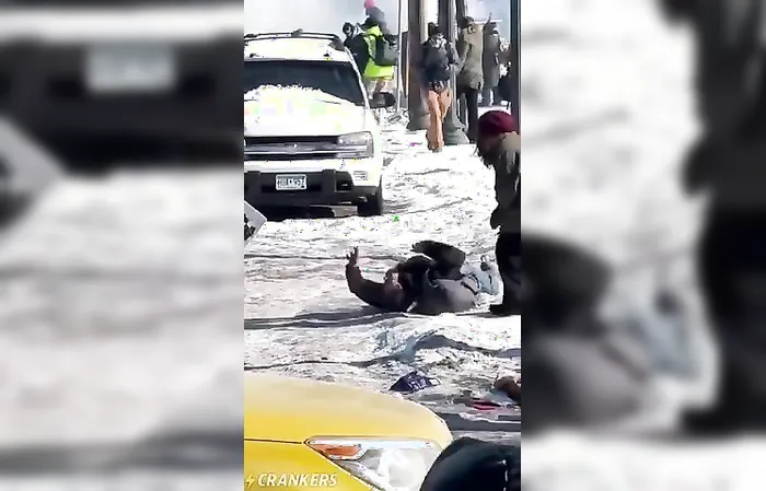 Terrorist gets hand blown off picking up flashbang to throw it back at cops