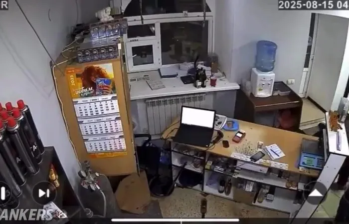 Two guys rob a store at knifepoint, then big dude beats the crap out of them
