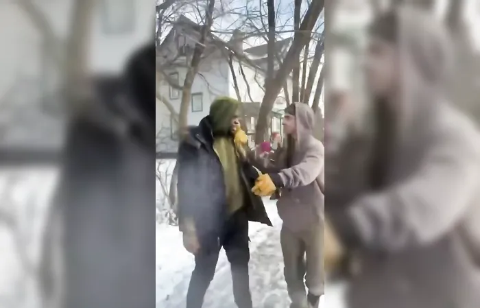 Liberal tries to steal weapon from federal agent, then FINDS OUT