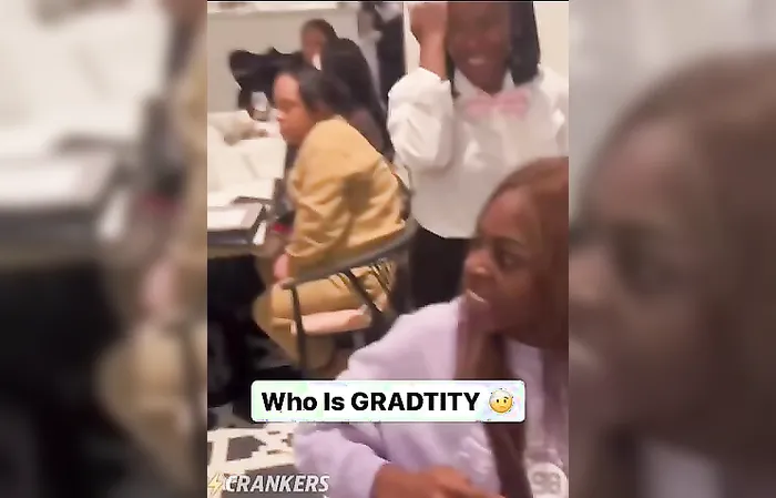 Uneducated weave warrior doesn't know what “Gradtity” on a bill is