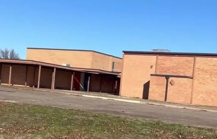 Shady center in OK allegedly offers "free HELTH care" and food pantry